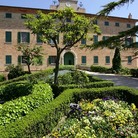 Castello Di 호텔 몬테라도