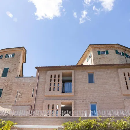 Castello Di Hotel